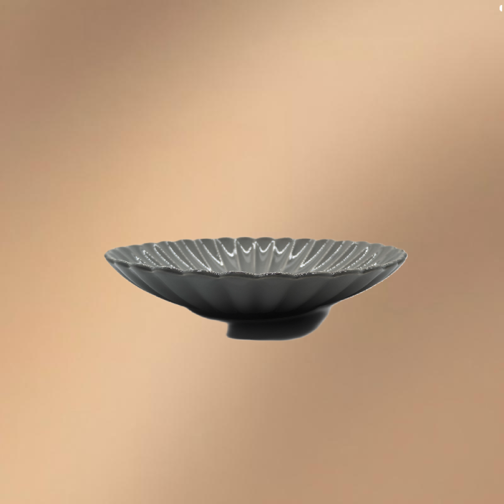 Chrysanthemum Shaped Gray Porcelain Dinner Plate,Round  Platter For Dessert